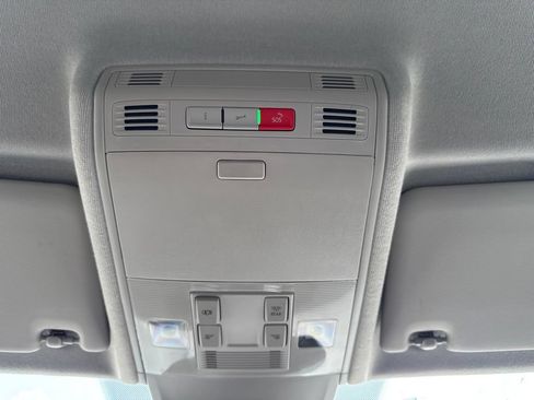 Used 2023 Volkswagen Tiguan SE FWD image 23