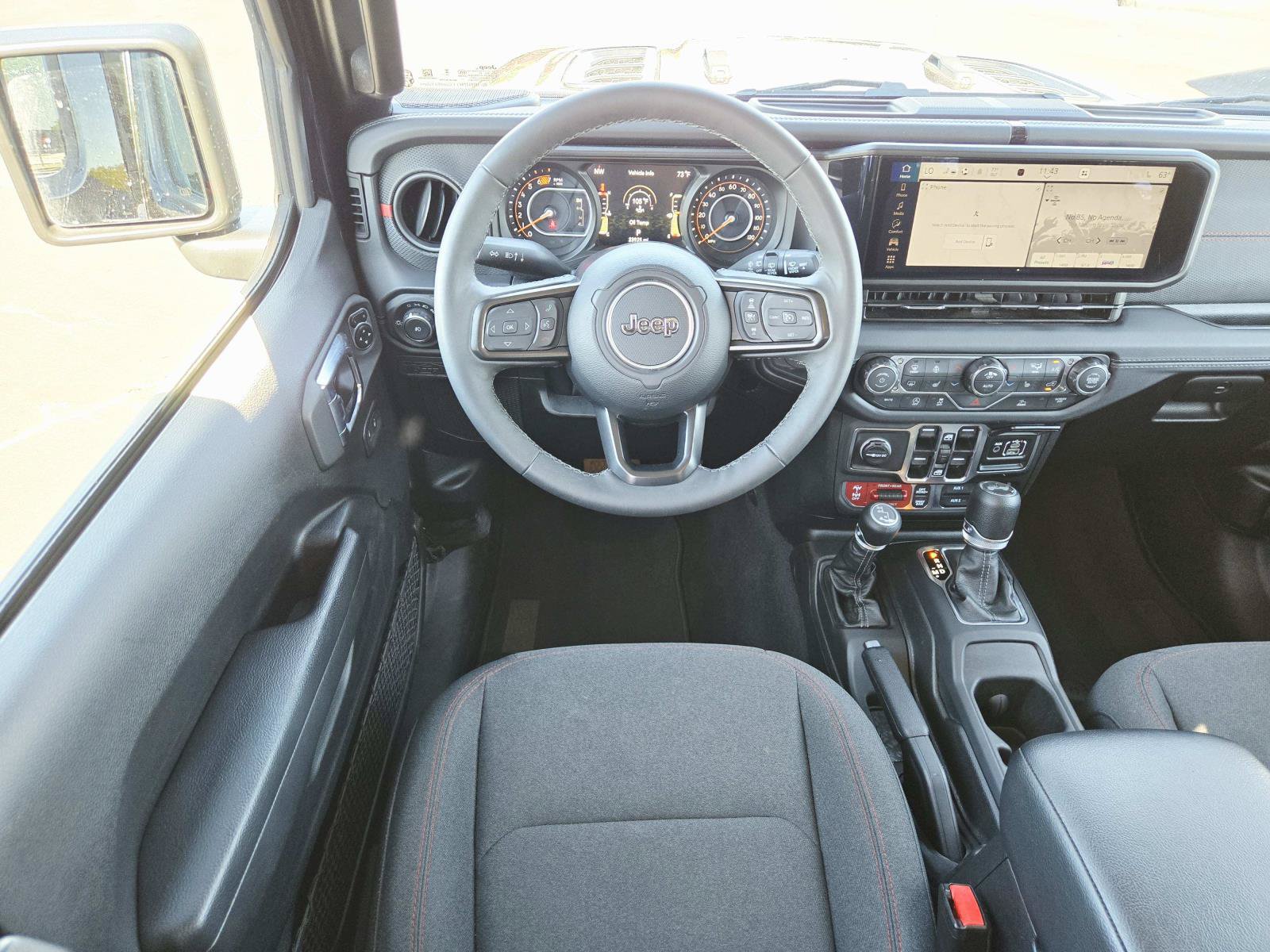 Used 2025 Jeep Wrangler Unlimited Rubicon w/ Convenience Group AWD/4WD image 11