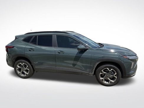 Used 2026 Chevrolet Trax LT w/ Driver Confidence Package FWD image 5
