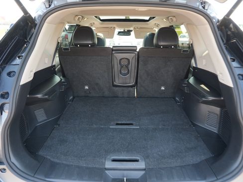 Used 2020 Nissan Rogue S AWD/4WD image 26