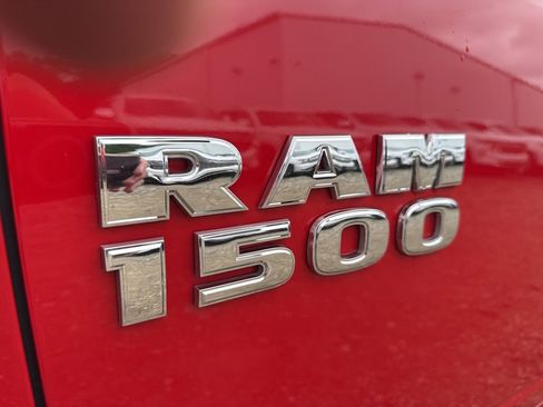 Used 2015 RAM 1500 Big Horn w/ Remote Start & Security Group image 41