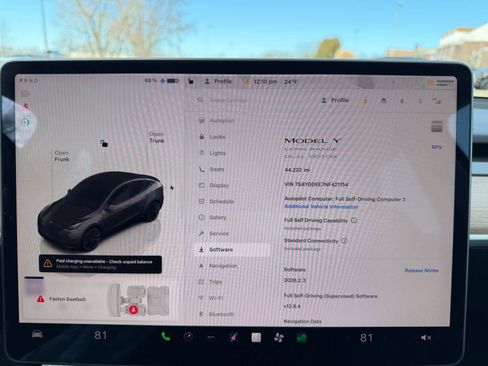 Used 2022 Tesla Model Y Long Range image 25