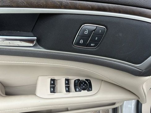 Used 2019 Lincoln MKZ Reserve FWD image 9