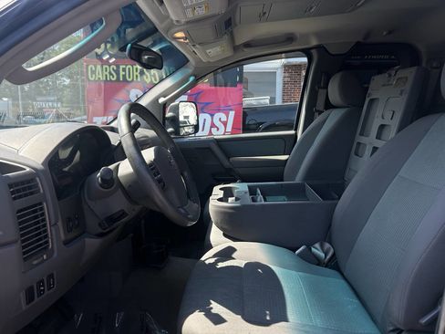 Used 2005 Nissan Titan SE w/ (R02) SE Off-Road Pkg image 16