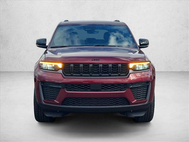 Used 2026 Jeep Grand Cherokee Altitude AWD/4WD image 2