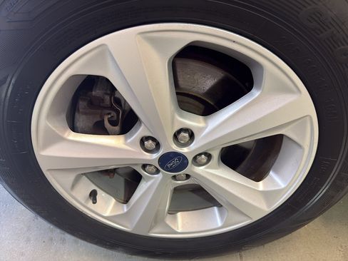 Used 2016 Ford Edge SE AWD/4WD image 35