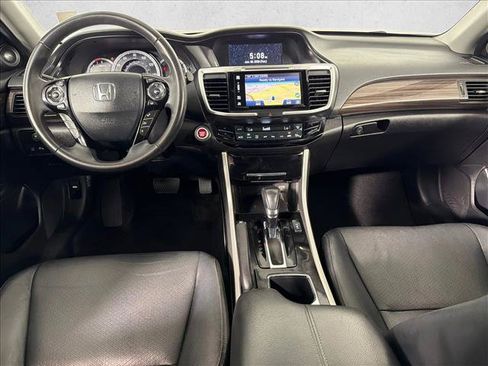 Used 2017 Honda Accord Touring image 24