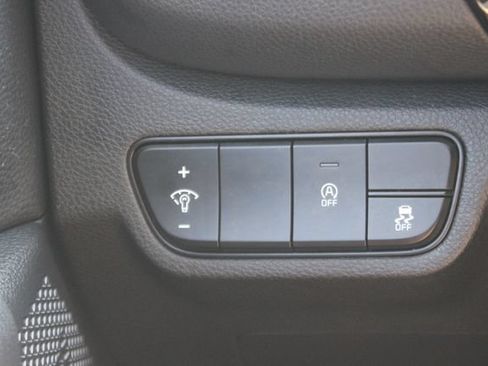 Used 2024 Kia Seltos S AWD/4WD image 19
