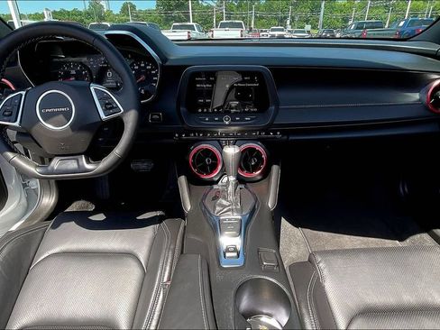 Used 2024 Chevrolet Camaro LT RWD image 5