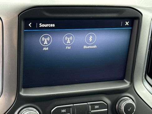 Used 2020 Chevrolet Silverado 1500 RST AWD/4WD image 32