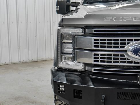 Used 2019 Ford F250 Platinum w/ Platinum Ultimate Package AWD/4WD image 48