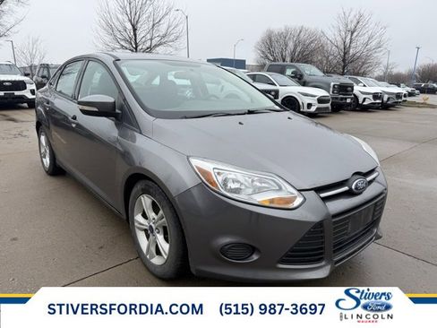 Used 2014 Ford Focus SE w/ SE Winter Package image 1