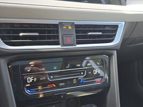 New 2026 Volkswagen Taos SE FWD image 16