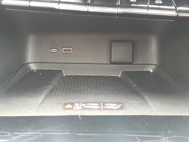 Used 2025 Chevrolet Traverse LT w/ Sun and Wheel Package FWD image 33