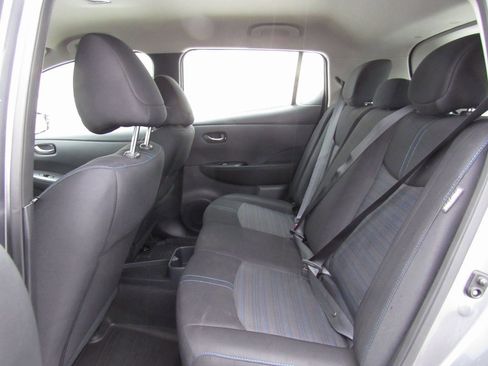 Used 2023 Nissan Leaf S image 13