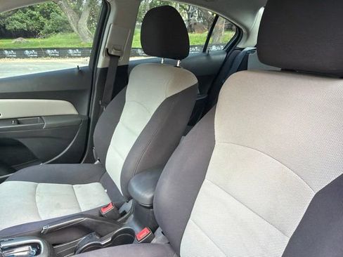 Used 2015 Chevrolet Cruze LS FWD image 9
