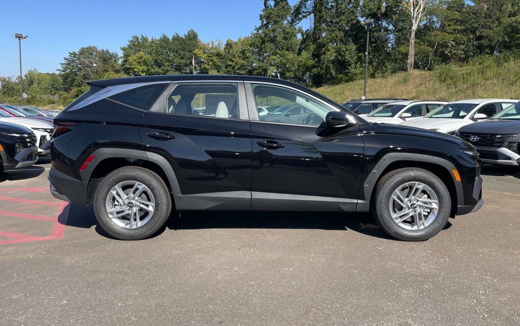 New 2026 Hyundai Tucson SE FWD image 2