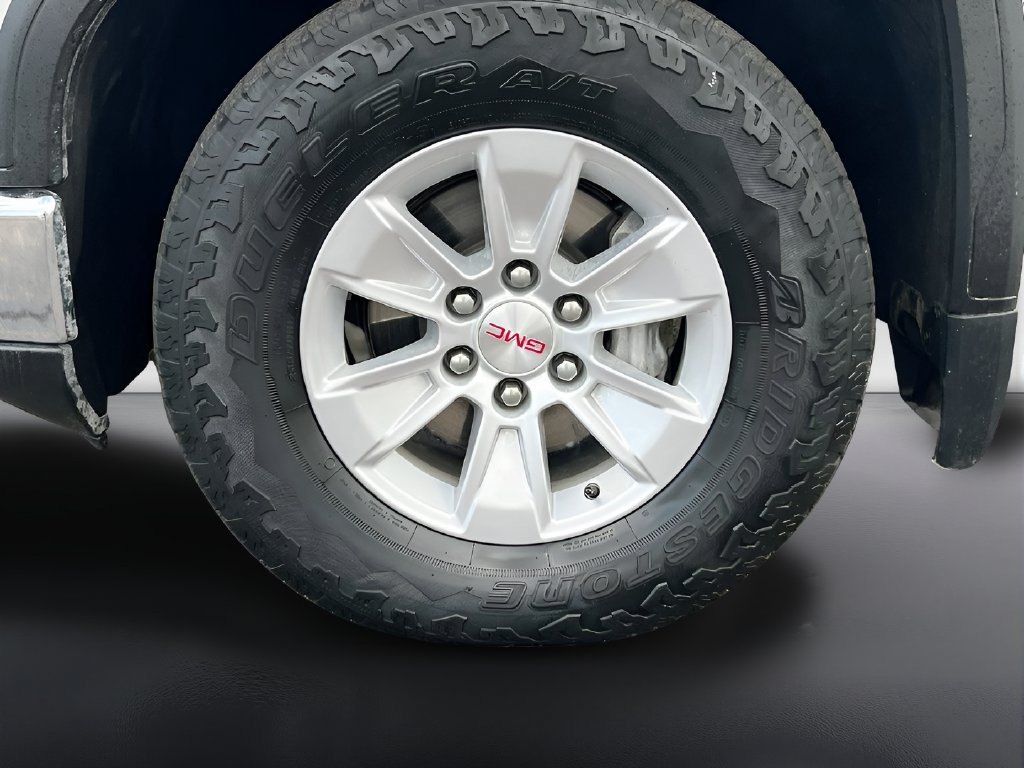 Used 2023 GMC Sierra 1500 SLE AWD/4WD image 30