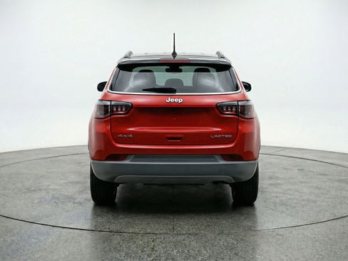 Used 2025 Jeep Compass Trailhawk AWD/4WD image 7