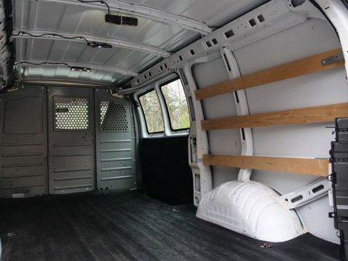 Used 2017 GMC Savana 2500 image 20