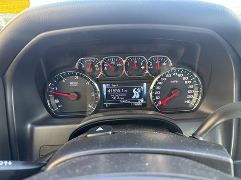 Used 2018 Chevrolet Silverado 1500 LT w/ LT Eassist Package image 13