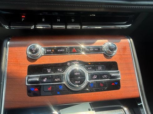 Used 2022 Lincoln Aviator Grand Touring w/ Equipment Group 301A AWD/4WD image 30
