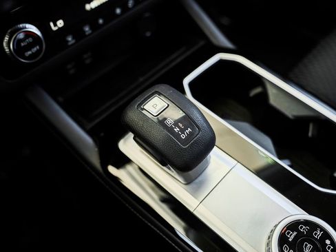 Used 2025 Mitsubishi Outlander ES FWD image 27