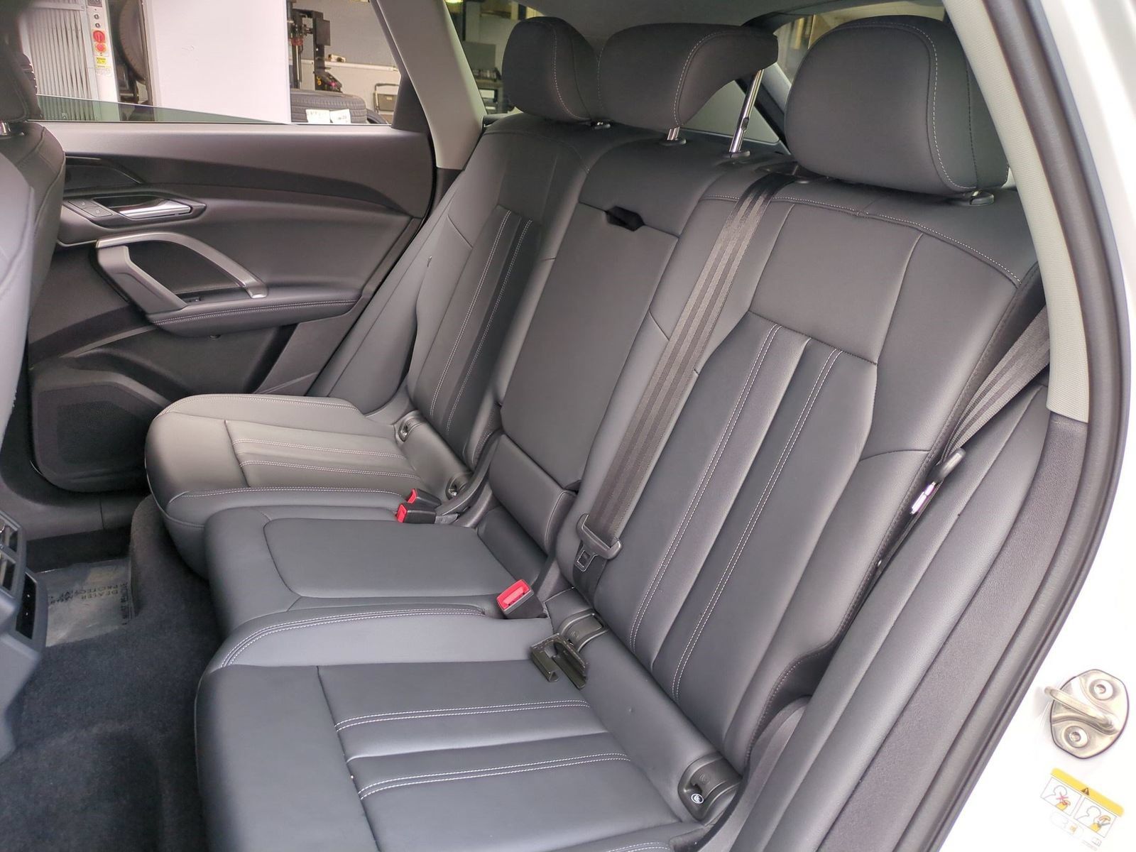 Used 2025 Audi Q5 Premium w/ Convenience Package AWD/4WD image 30