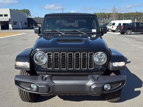 New 2025 Jeep Gladiator Sport image 2