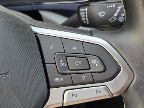 Used 2022 Volkswagen Taos SE image 24