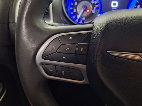 Used 2022 Chrysler 300 Touring L RWD image 19