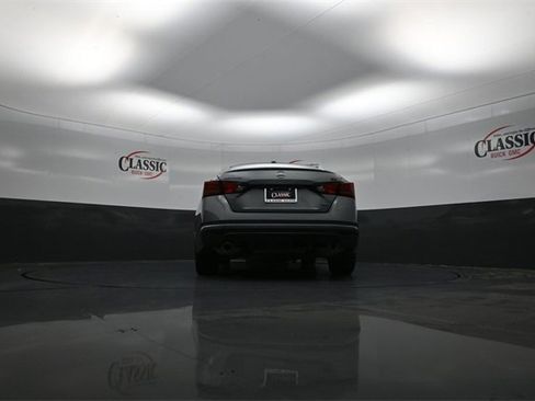 Used 2025 Nissan Altima 2.5 SR image 31