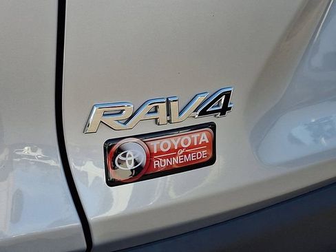 Used 2024 Toyota RAV4 XLE image 30