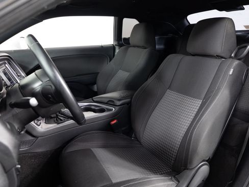Used 2018 Dodge Challenger SXT RWD image 15