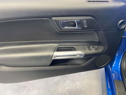 Used 2017 Ford Mustang Coupe image 14