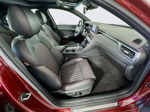 Certified 2025 Genesis G70 2.5T w/ Sport Prestige Package RWD image 29