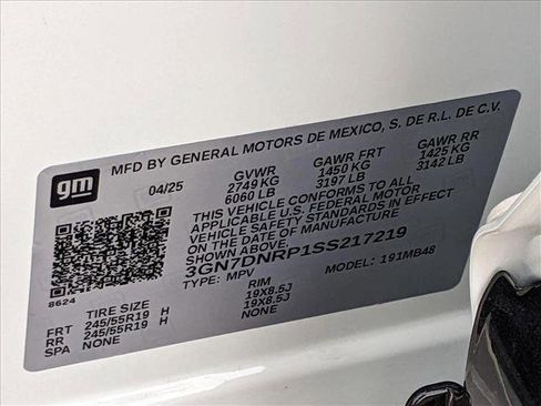 New 2025 Chevrolet Equinox EV LT image 17