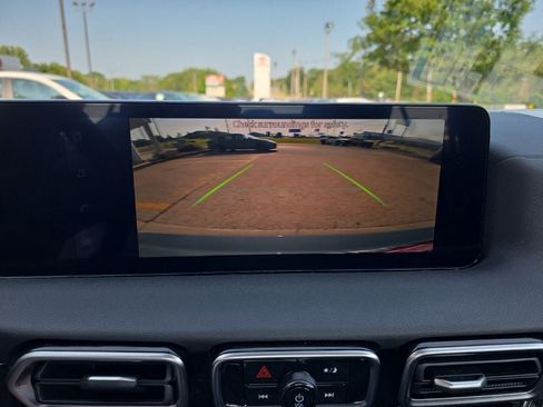 Used 2026 Nissan Sentra SR w/ Floor Mat Package FWD image 21