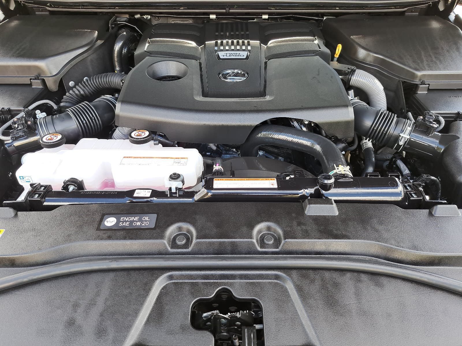 Used 2025 Lexus GX 550 w/ Accessory Package (32) AWD/4WD image 34