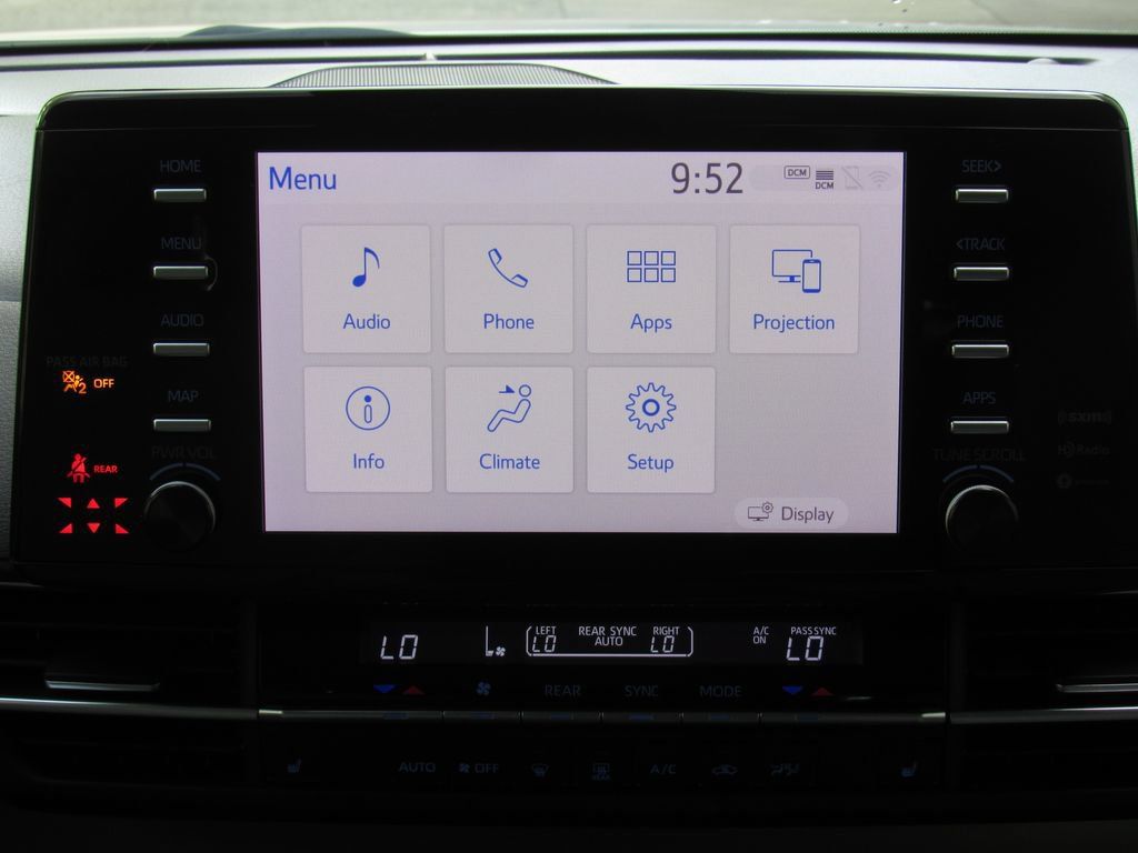 Certified 2024 Toyota Sienna XLE FWD image 31