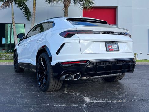 Used 2021 Lamborghini Urus AWD/4WD image 24