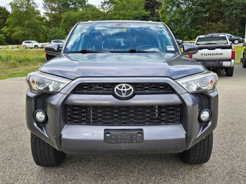 Used 2015 Toyota 4Runner SR5 AWD/4WD image 9