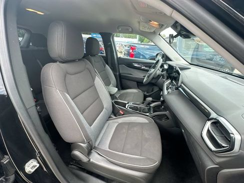 Used 2025 Chevrolet TrailBlazer LT AWD/4WD image 29