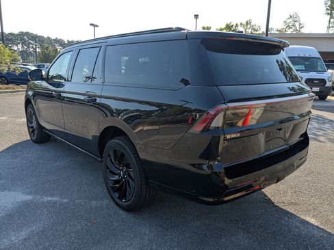 New 2025 Lincoln Navigator L Reserve w/ Jet Appearance Package image 7