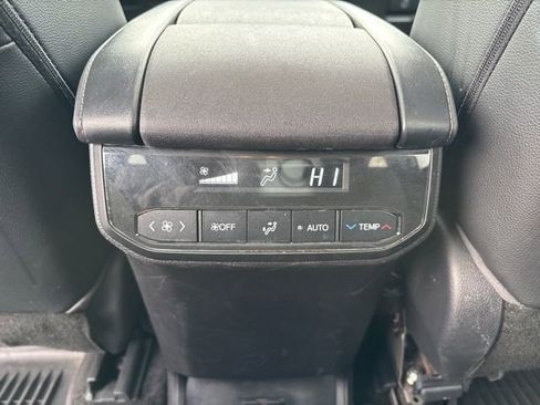 Certified 2023 Toyota Highlander XLE image 25