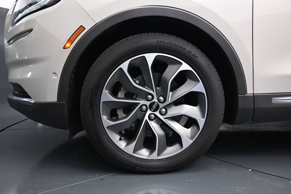 Used 2022 Lincoln Nautilus Reserve w/ Equipment Group 201A FWD image 16