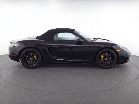 Used 2022 Porsche 718 Boxster image 8
