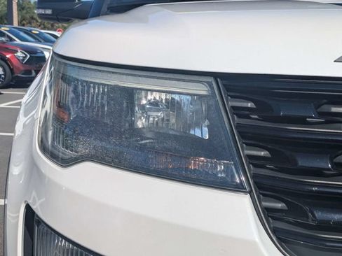 Used 2016 Ford Explorer Sport w/ Equipment Group 401A AWD/4WD image 9
