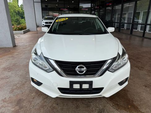 Used 2018 Nissan Altima 2.5 SV FWD image 2