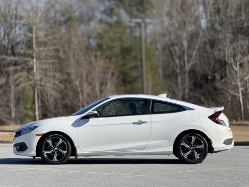 Used 2017 Honda Civic Touring image 8